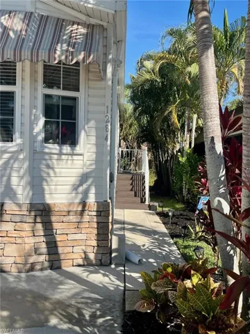 1284  Diamond Lake  CIR, Naples, FL 34114