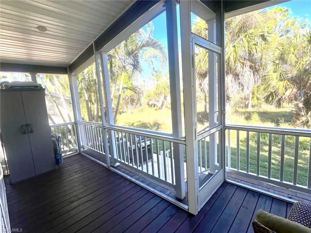 1284  Diamond Lake  CIR, Naples, FL 34114