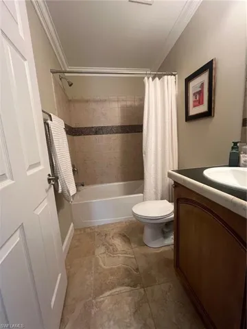 1284  Diamond Lake  CIR, Naples, FL 34114