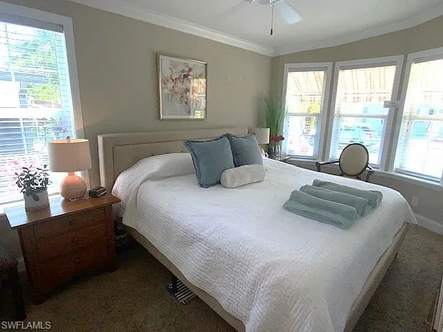 1284  Diamond Lake  CIR, Naples, FL 34114