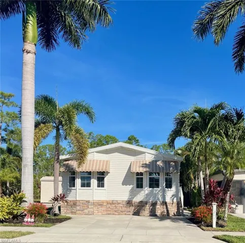 1284  Diamond Lake  CIR, Naples, FL 34114