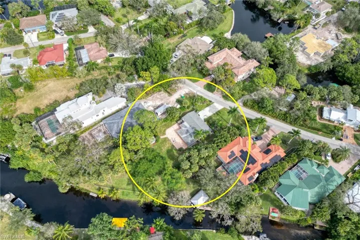 Walking distance to Downtown Bonita Springs