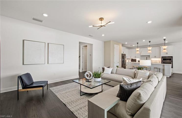 Photo of furnished model, options may vary.
