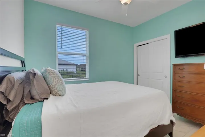 1519 Ne 8th Pl, Cape Coral, Florida 33909