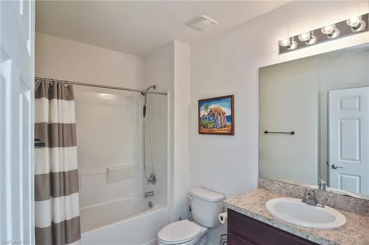 Guest bath w/tub