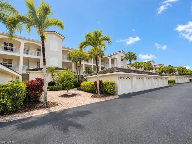 3431 Pointe Creek Ct 104, Bonita Springs, Florida 34134