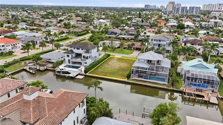 469 Trade Winds Ave, Naples, Florida 34108
