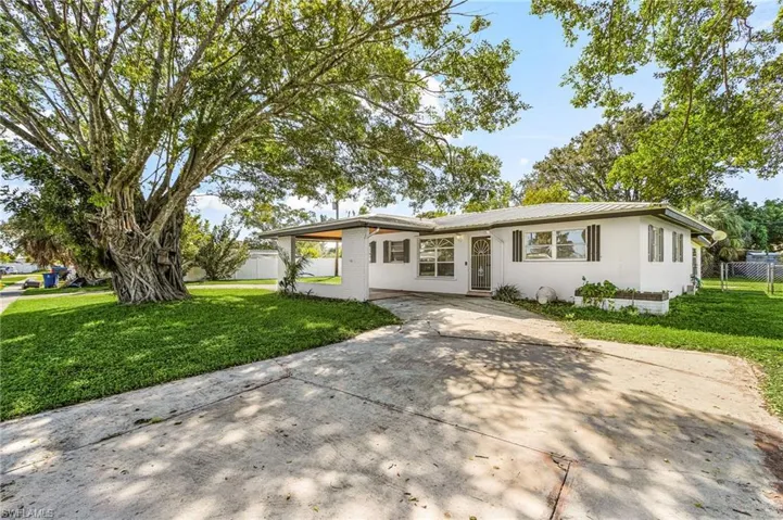 4581 Tennyson Dr, North Fort Myers, Florida 33903
