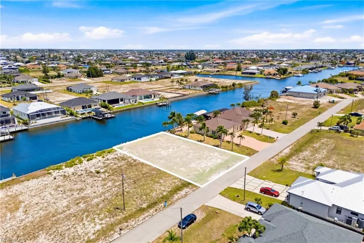 Canal-front lot with direct water access