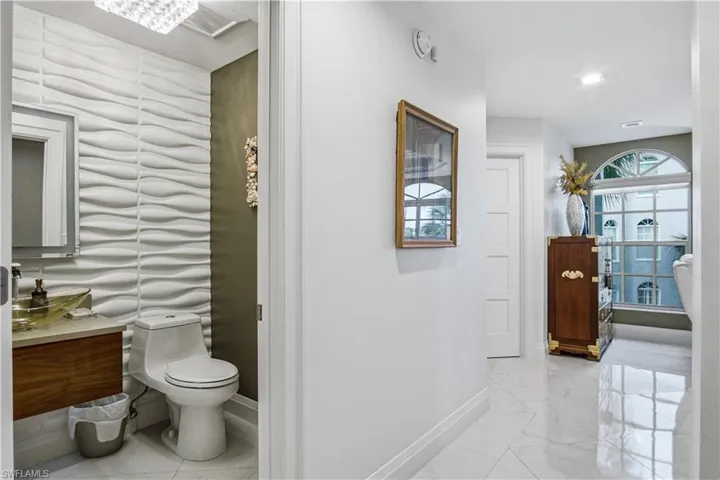 559 Audubon Blvd E-202, Naples, Florida 34110