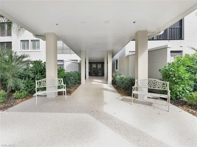 201  Arbor Lake  DR, Naples, FL 34110
