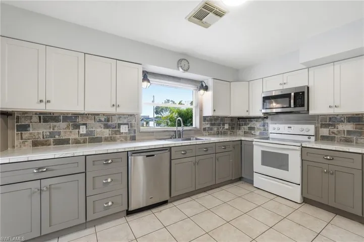 4430 Orange Grove Blvd, North Fort Myers, Florida 33903