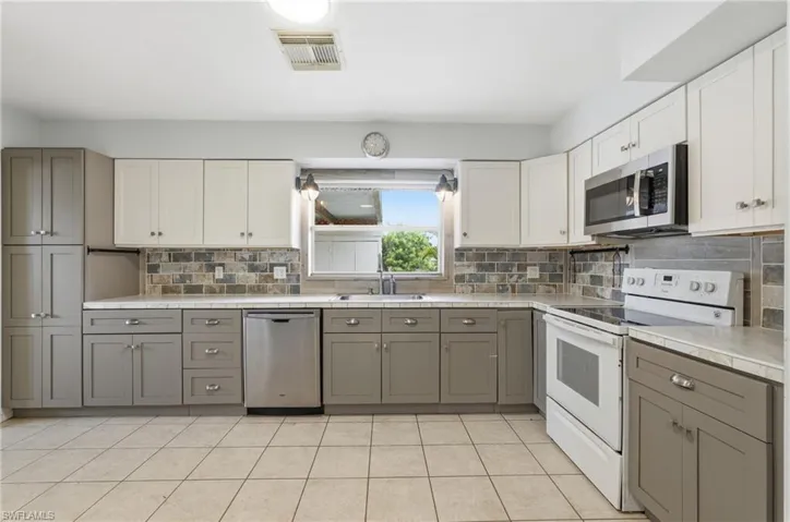 4430 Orange Grove Blvd, North Fort Myers, Florida 33903