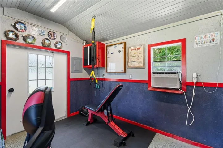 636 Se 11th Ave, Cape Coral, Florida 33990