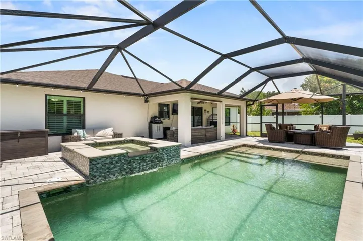 636 Se 11th Ave, Cape Coral, Florida 33990