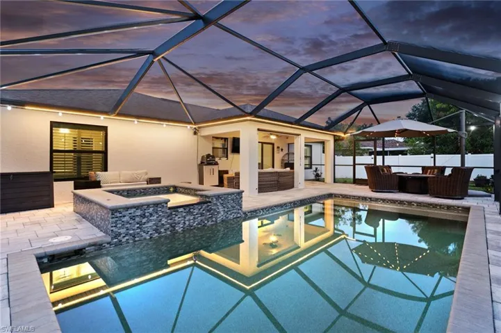 636 Se 11th Ave, Cape Coral, Florida 33990