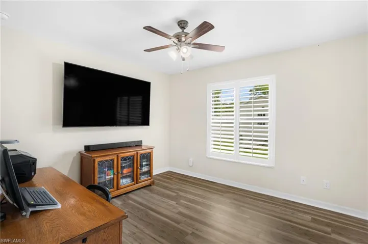 636 Se 11th Ave, Cape Coral, Florida 33990