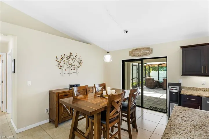 636 Se 11th Ave, Cape Coral, Florida 33990