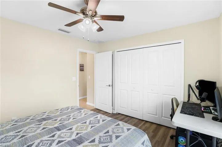 636 Se 11th Ave, Cape Coral, Florida 33990
