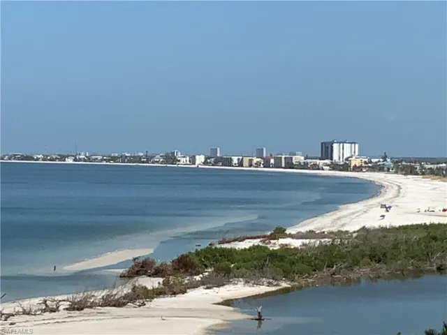 Close up view of north end of Island , zoom in from balcony