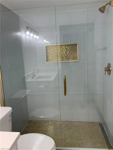 A wow shower, new