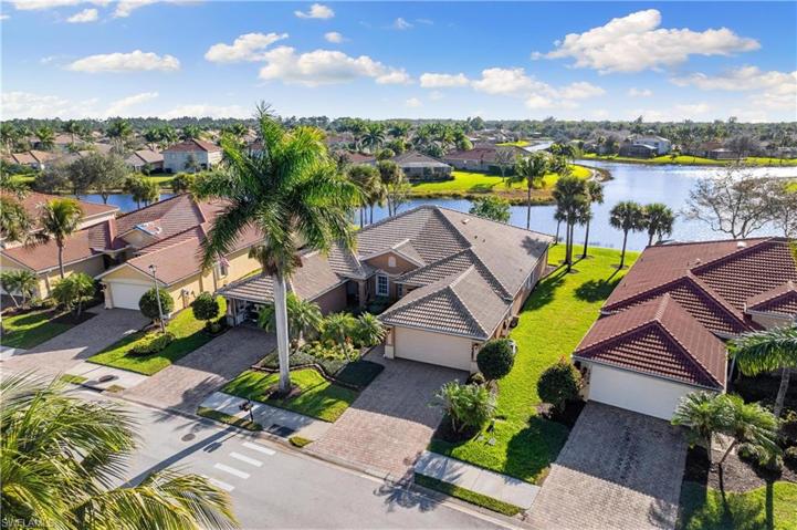14282  Manchester  DR, Naples, FL 34114
