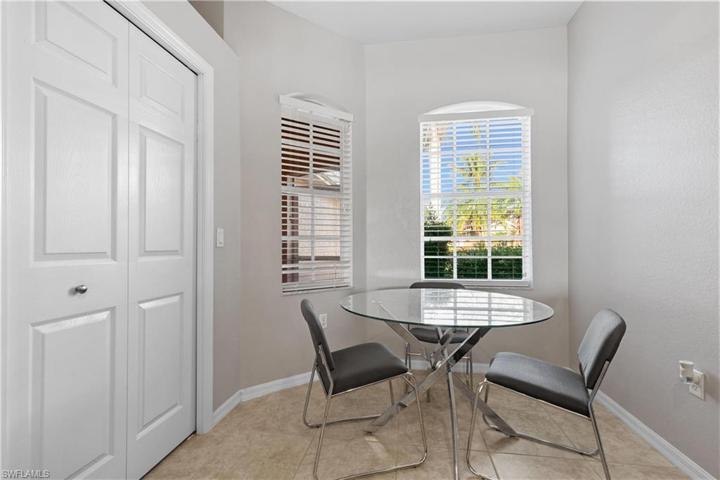 14282  Manchester  DR, Naples, FL 34114
