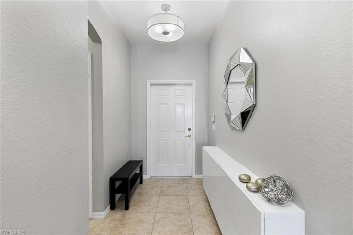 14282  Manchester  DR, Naples, FL 34114