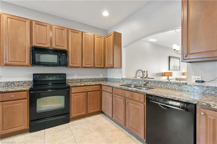 14282  Manchester  DR, Naples, FL 34114
