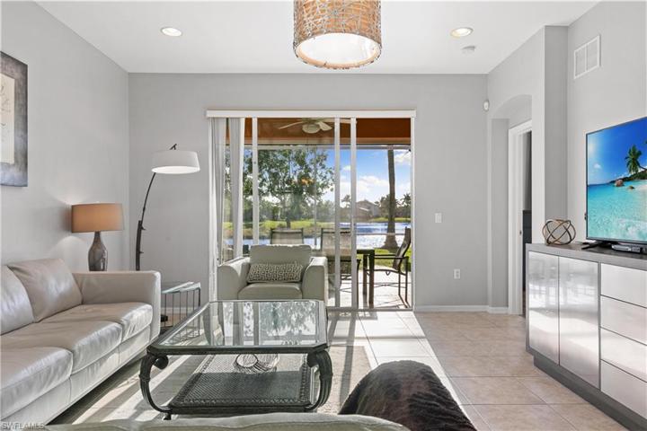 14282  Manchester  DR, Naples, FL 34114