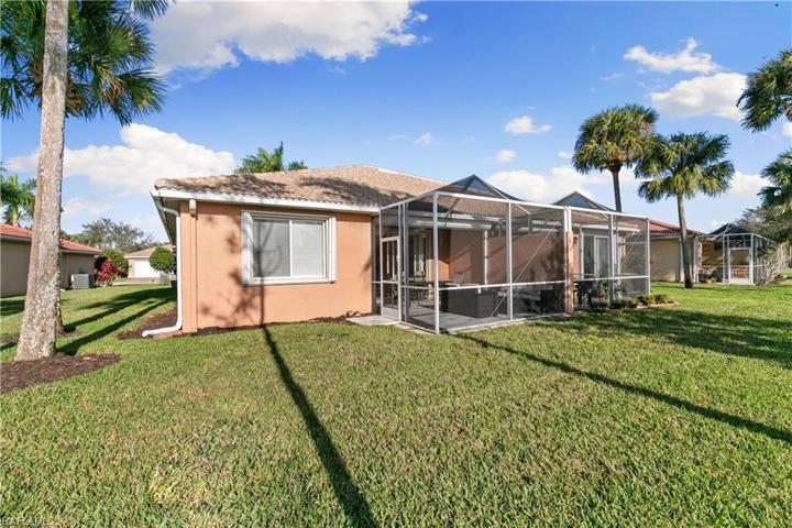14282  Manchester  DR, Naples, FL 34114