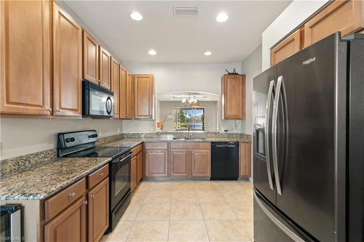 14282  Manchester  DR, Naples, FL 34114