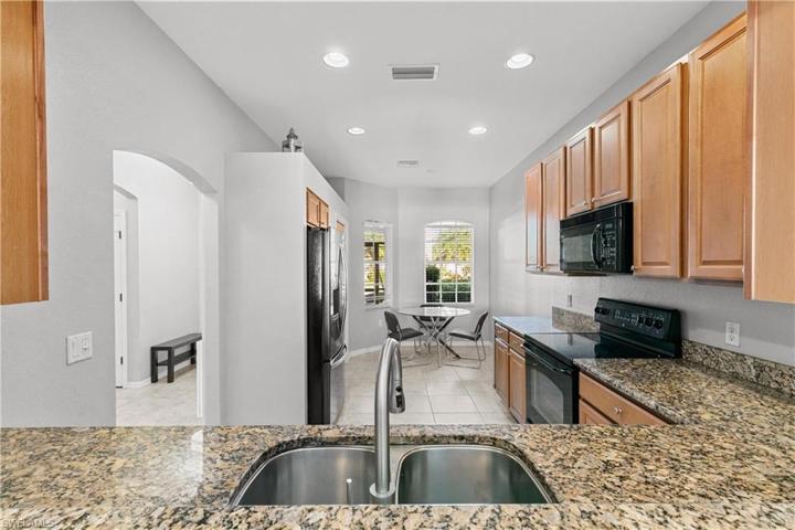 14282  Manchester  DR, Naples, FL 34114