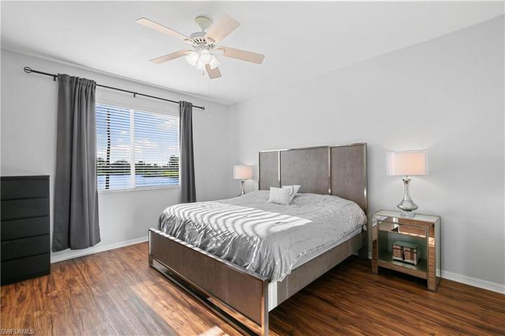 14282  Manchester  DR, Naples, FL 34114