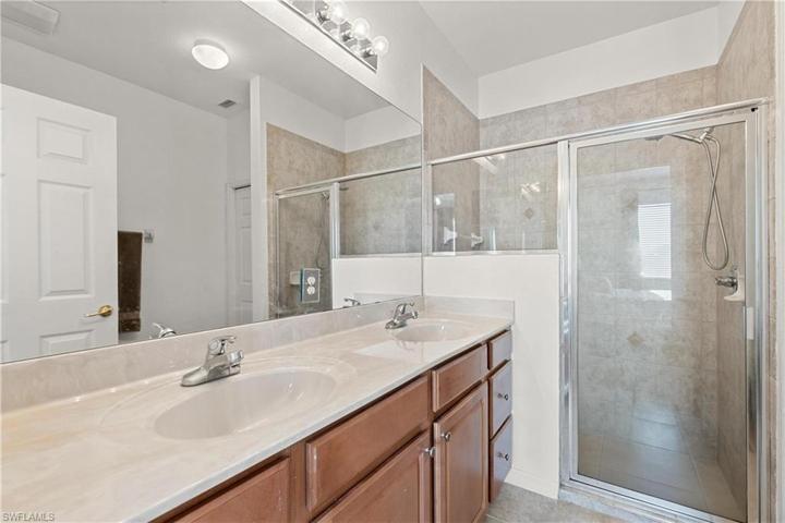 14282  Manchester  DR, Naples, FL 34114