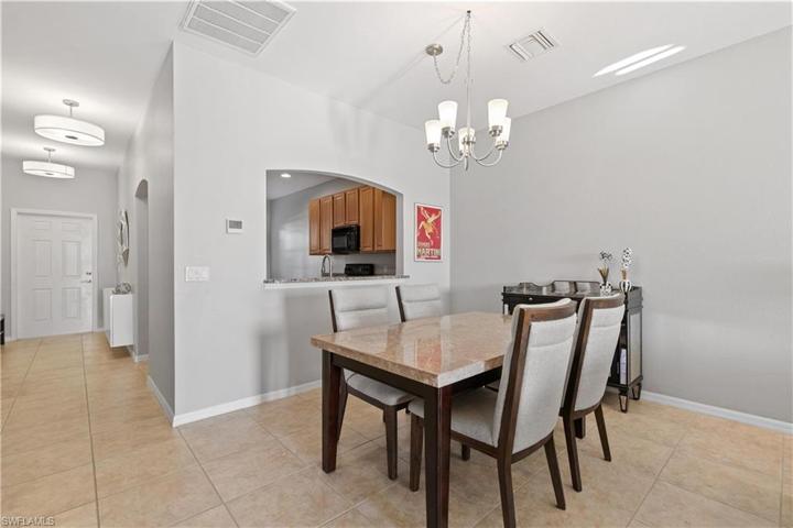 14282  Manchester  DR, Naples, FL 34114