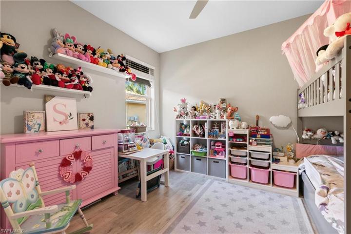 14282  Manchester  DR, Naples, FL 34114