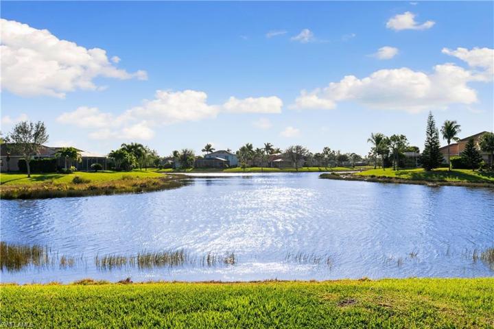 14282  Manchester  DR, Naples, FL 34114