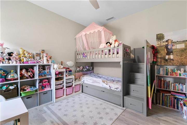 14282  Manchester  DR, Naples, FL 34114