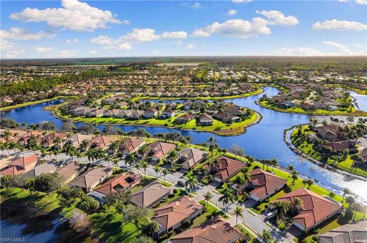 14282  Manchester  DR, Naples, FL 34114