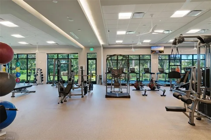 580  Avellino Isles  CIR, Naples, FL 34119