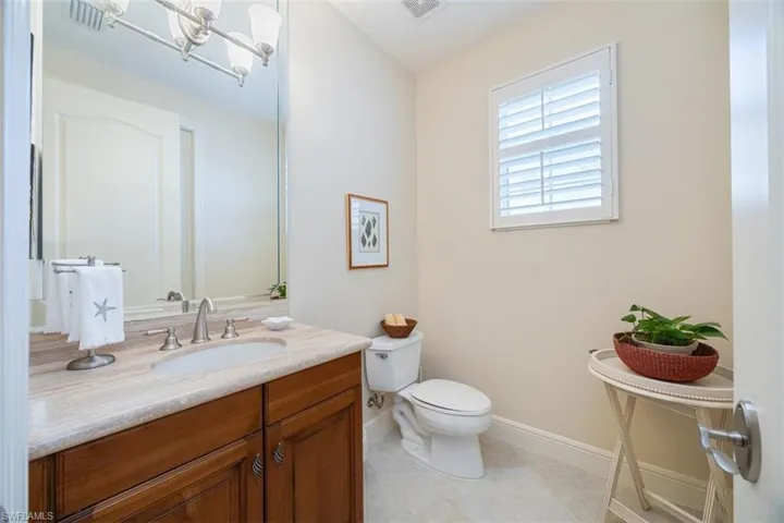 580  Avellino Isles  CIR, Naples, FL 34119