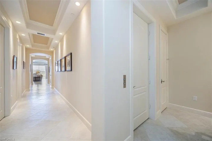 580  Avellino Isles  CIR, Naples, FL 34119