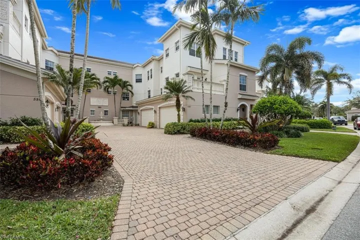 580  Avellino Isles  CIR, Naples, FL 34119