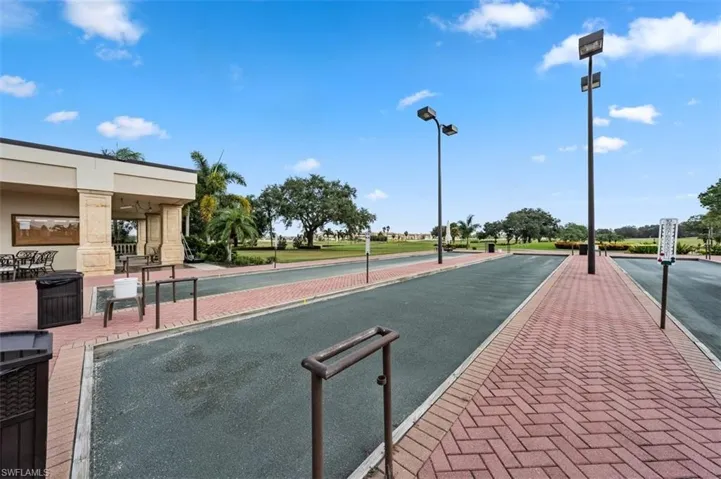 580  Avellino Isles  CIR, Naples, FL 34119