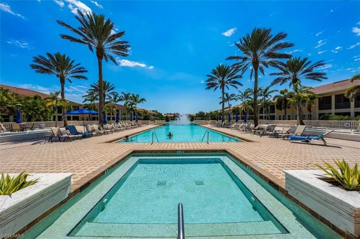 580  Avellino Isles  CIR, Naples, FL 34119
