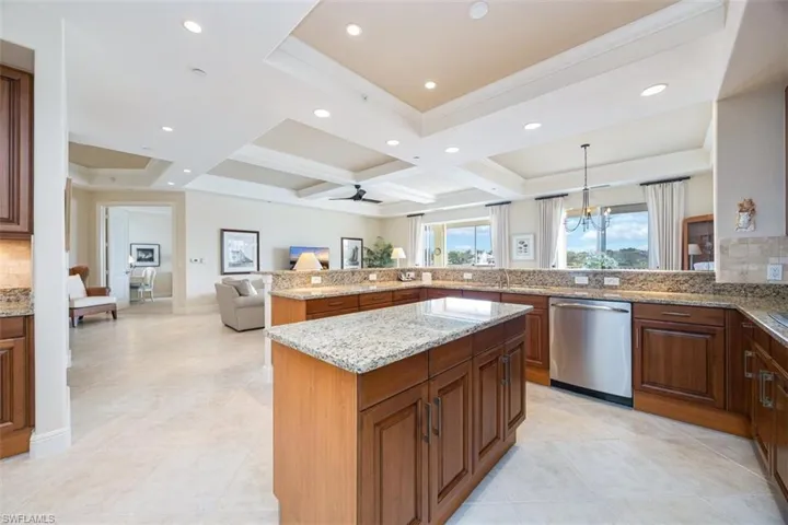 580  Avellino Isles  CIR, Naples, FL 34119