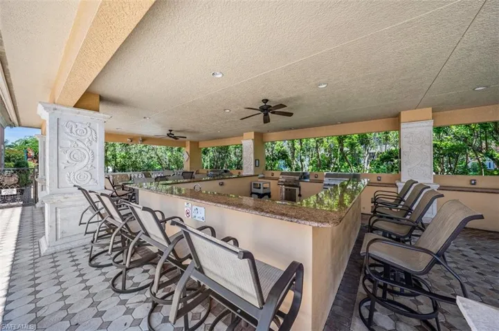 580  Avellino Isles  CIR, Naples, FL 34119