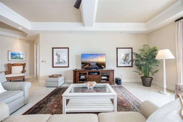 580  Avellino Isles  CIR, Naples, FL 34119