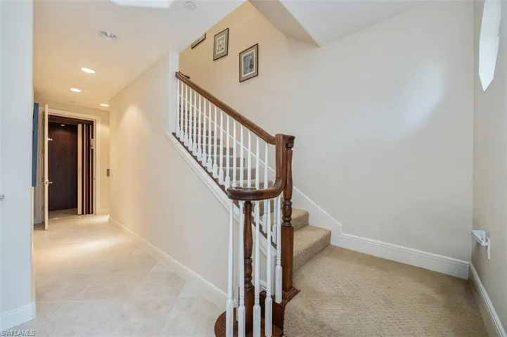 580  Avellino Isles  CIR, Naples, FL 34119